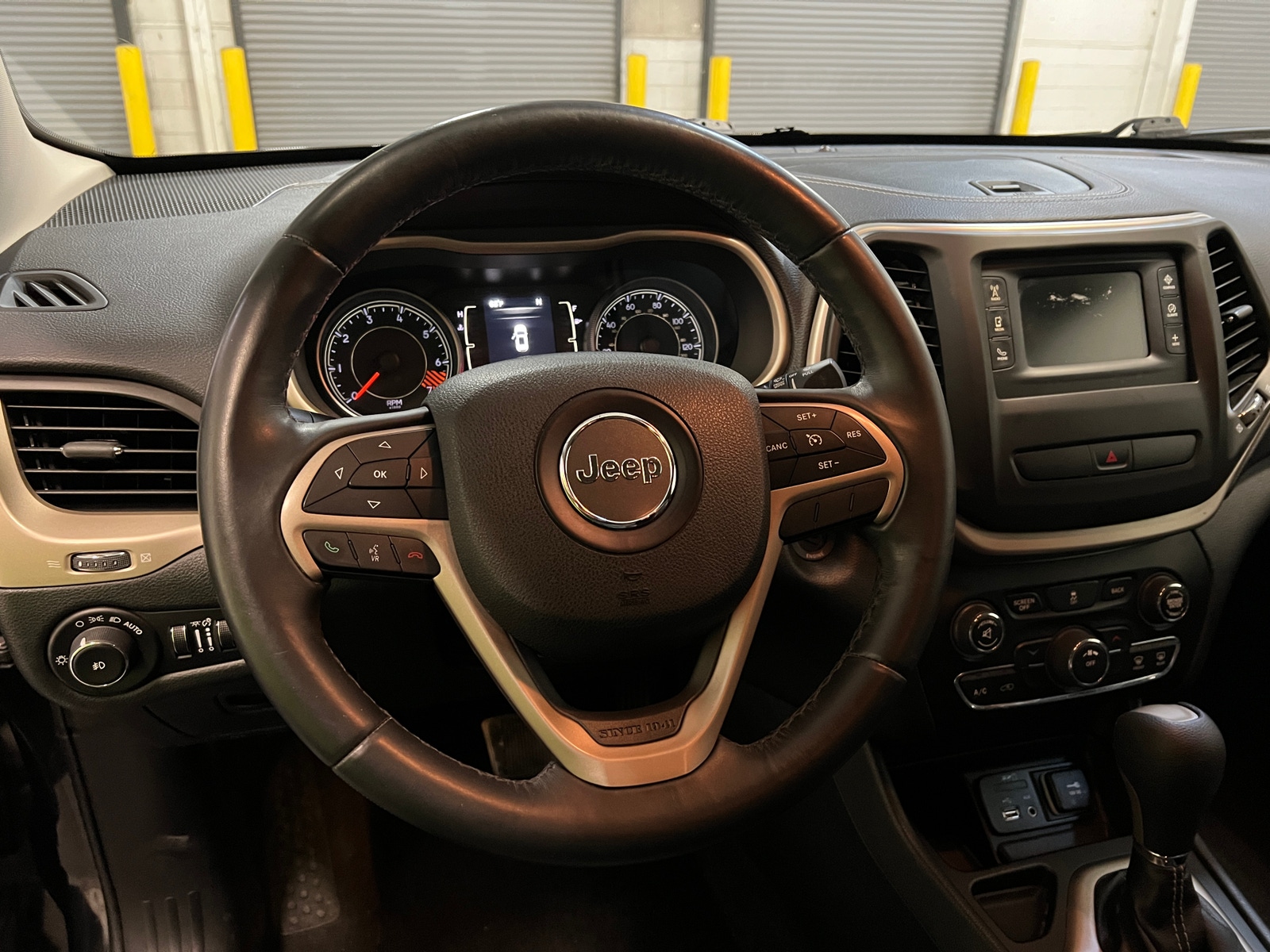 Thumbnail: 2015 Jeep Cherokee - 5