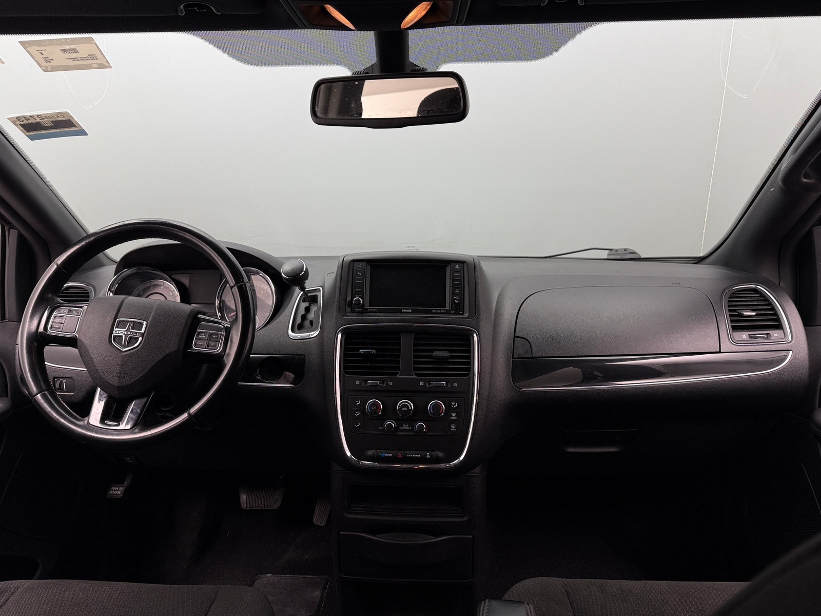 Thumbnail: 2019 Dodge Grand Caravan - 3