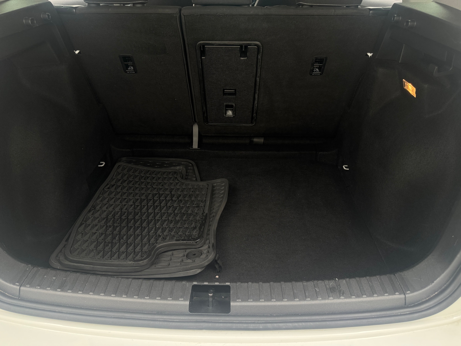 Thumbnail: 2022 Volkswagen Taos - 7