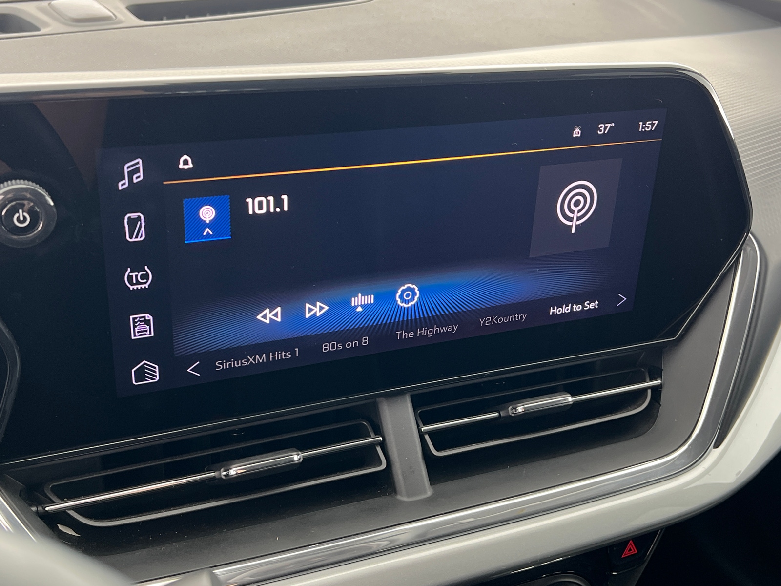 Thumbnail: 2025 Chevrolet Trax - 4