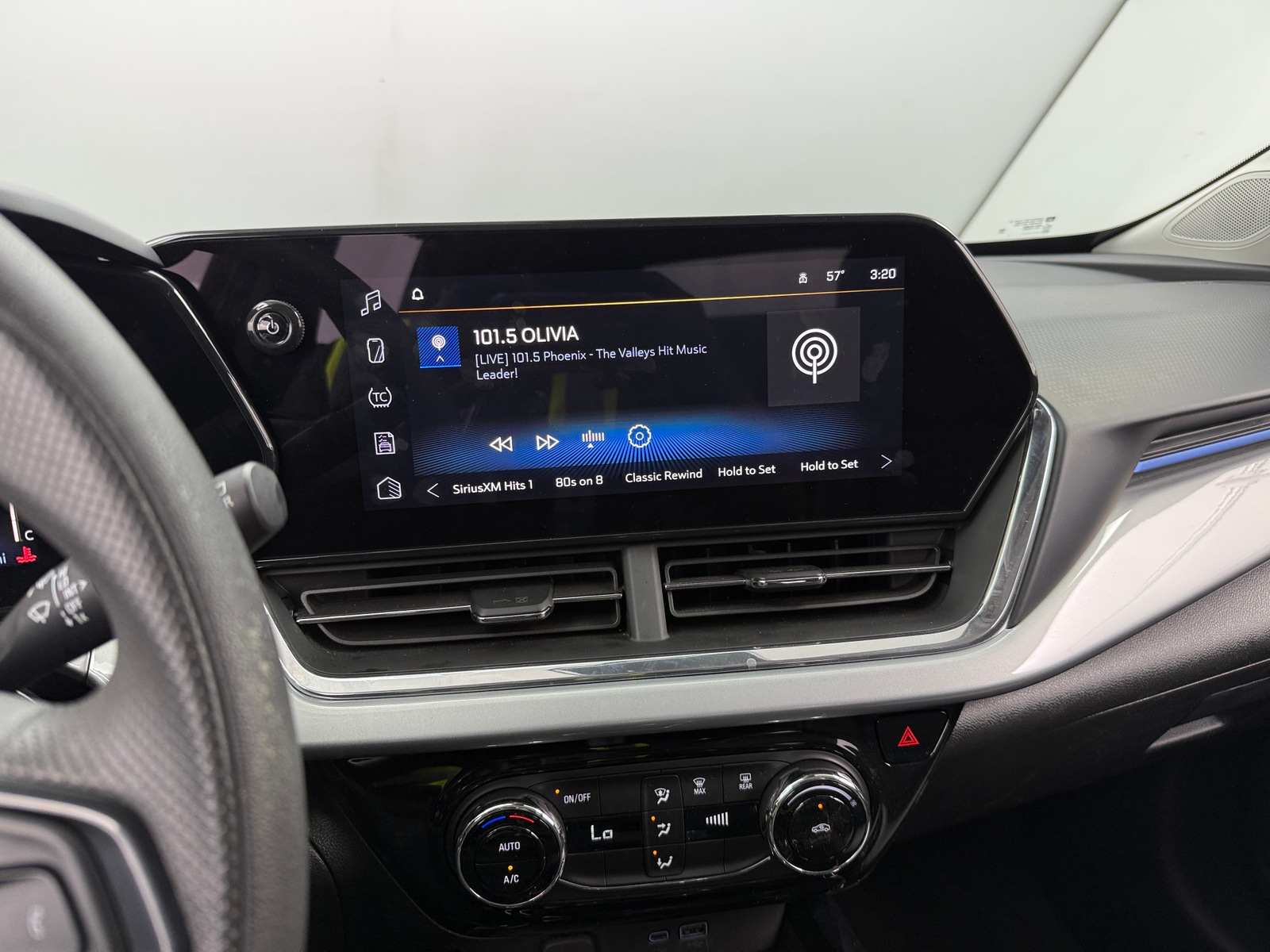 Thumbnail: 2025 Chevrolet Trax - 4