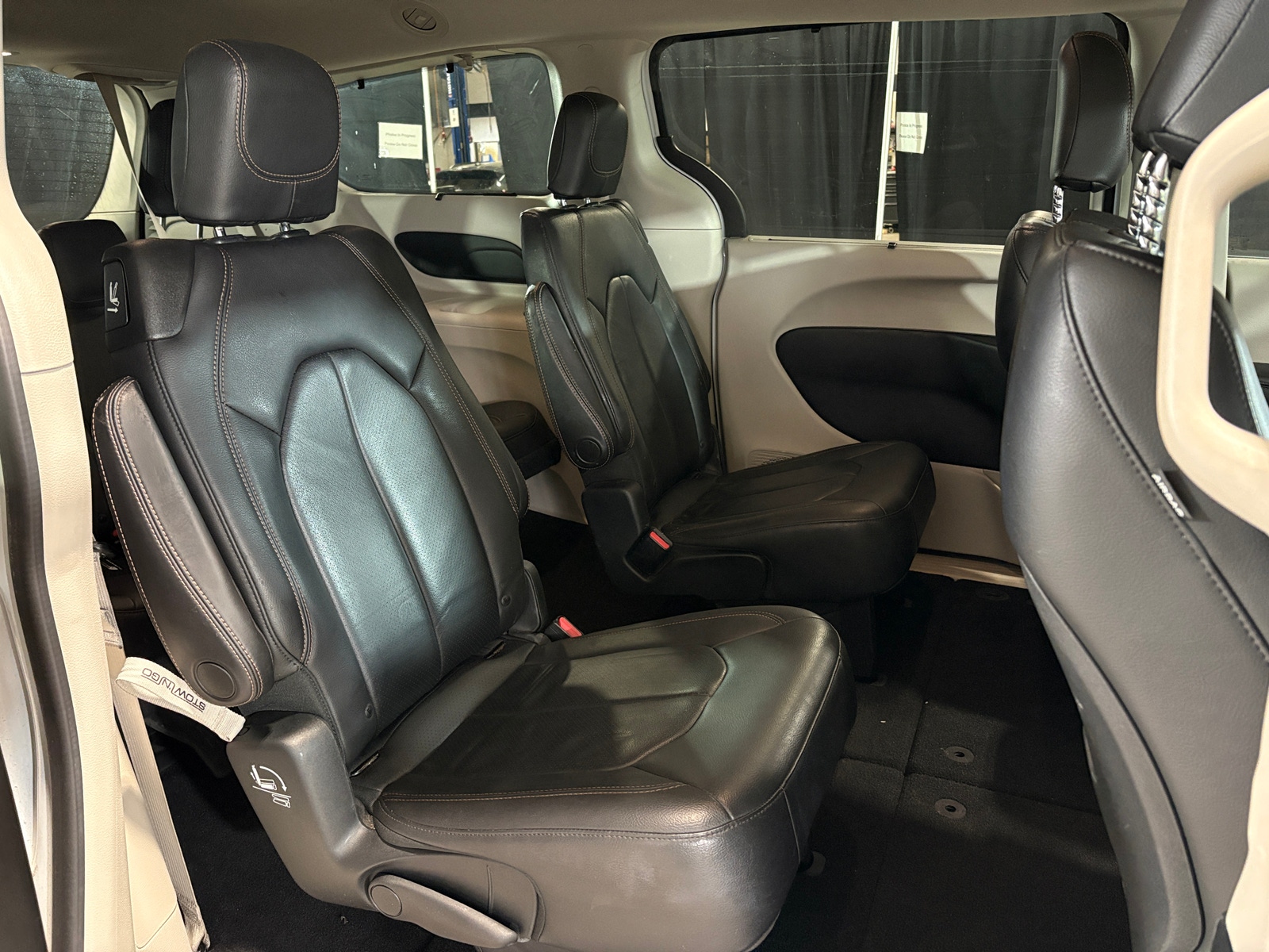 Thumbnail: 2018 Chrysler Pacifica - 5