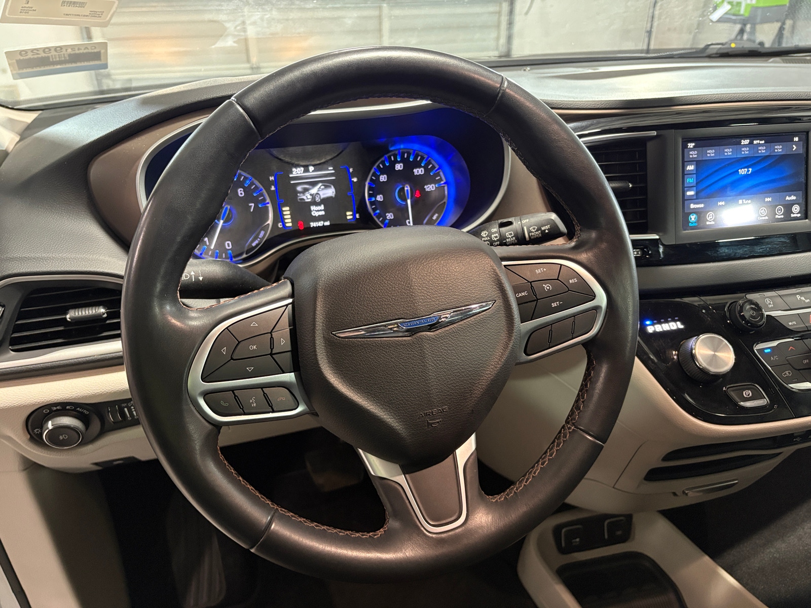 Thumbnail: 2018 Chrysler Pacifica - 4