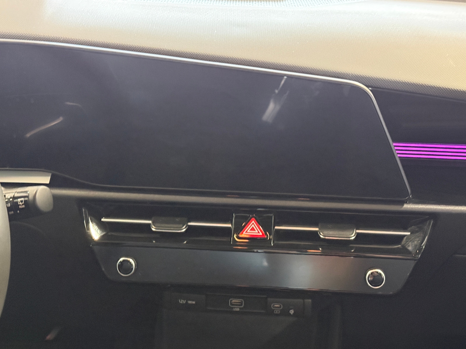 Thumbnail: 2023 Kia Niro - 4