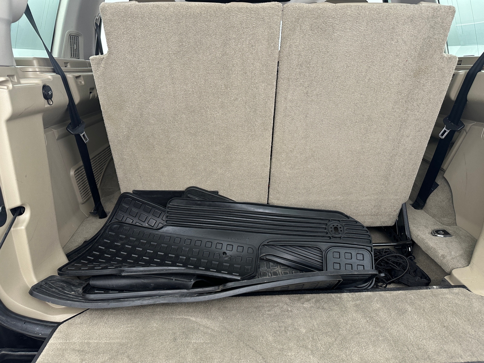 Thumbnail: 2016 Land Rover LR4 - 6