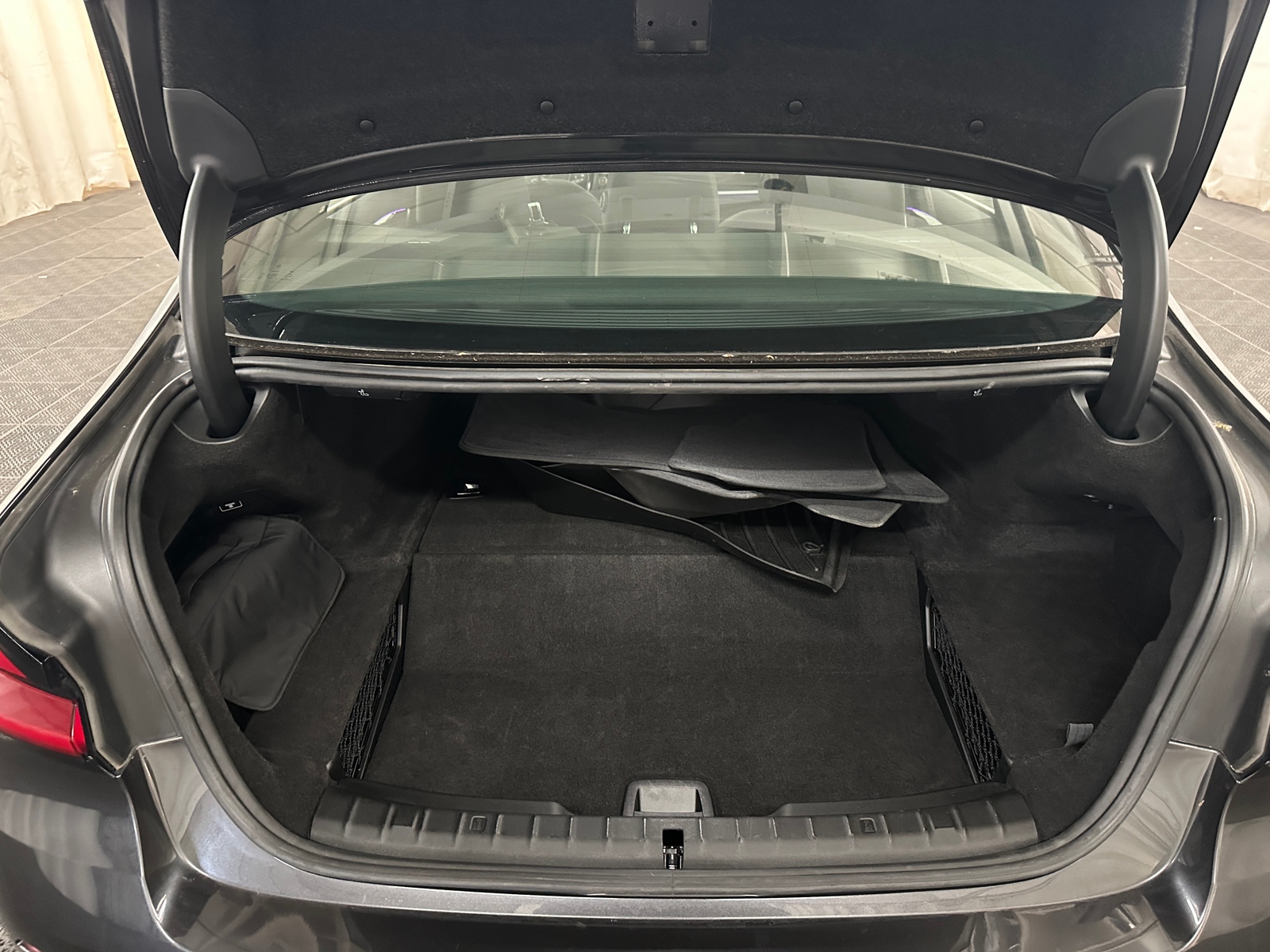 Thumbnail: 2023 BMW 5 Series - 6