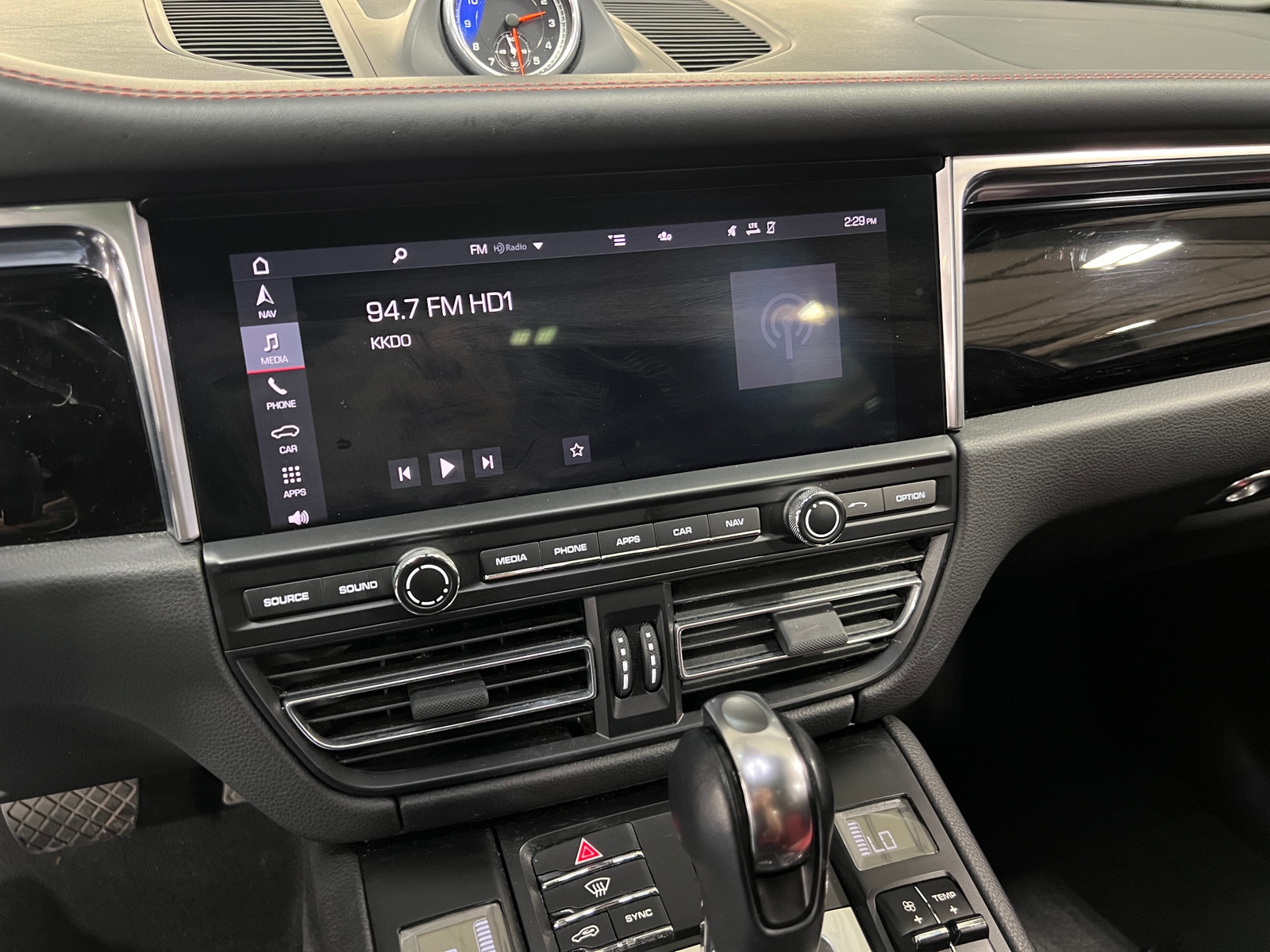 Thumbnail: 2021 Porsche Macan - 3