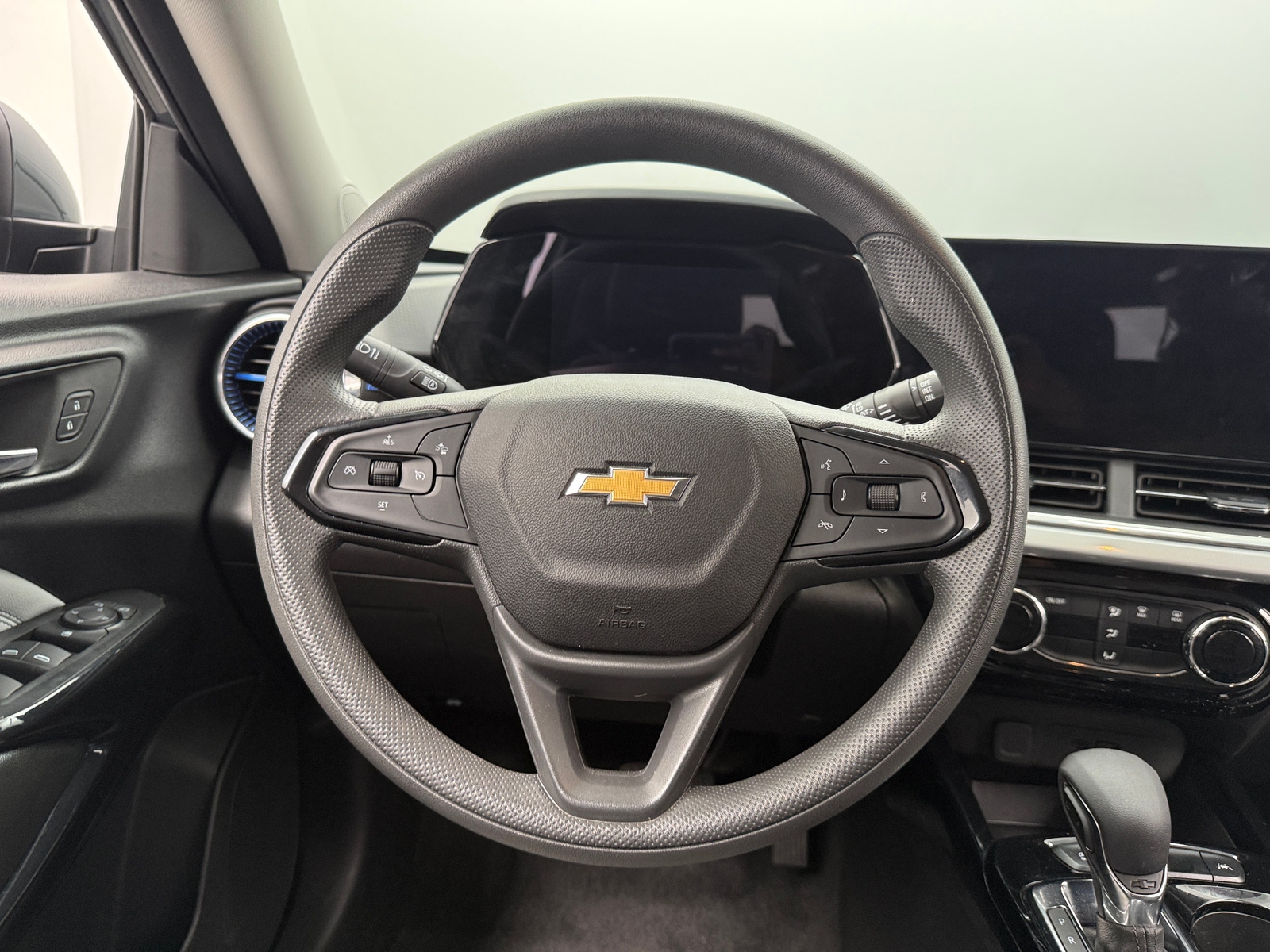 Thumbnail: 2025 Chevrolet Trax - 5
