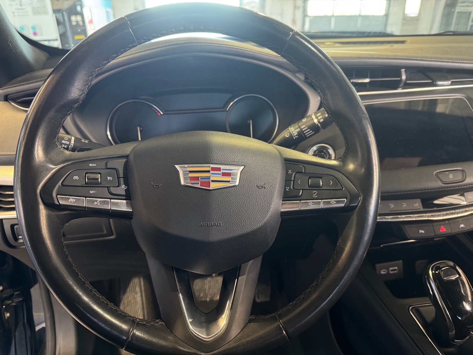 Thumbnail: 2023 Cadillac XT4 - 4