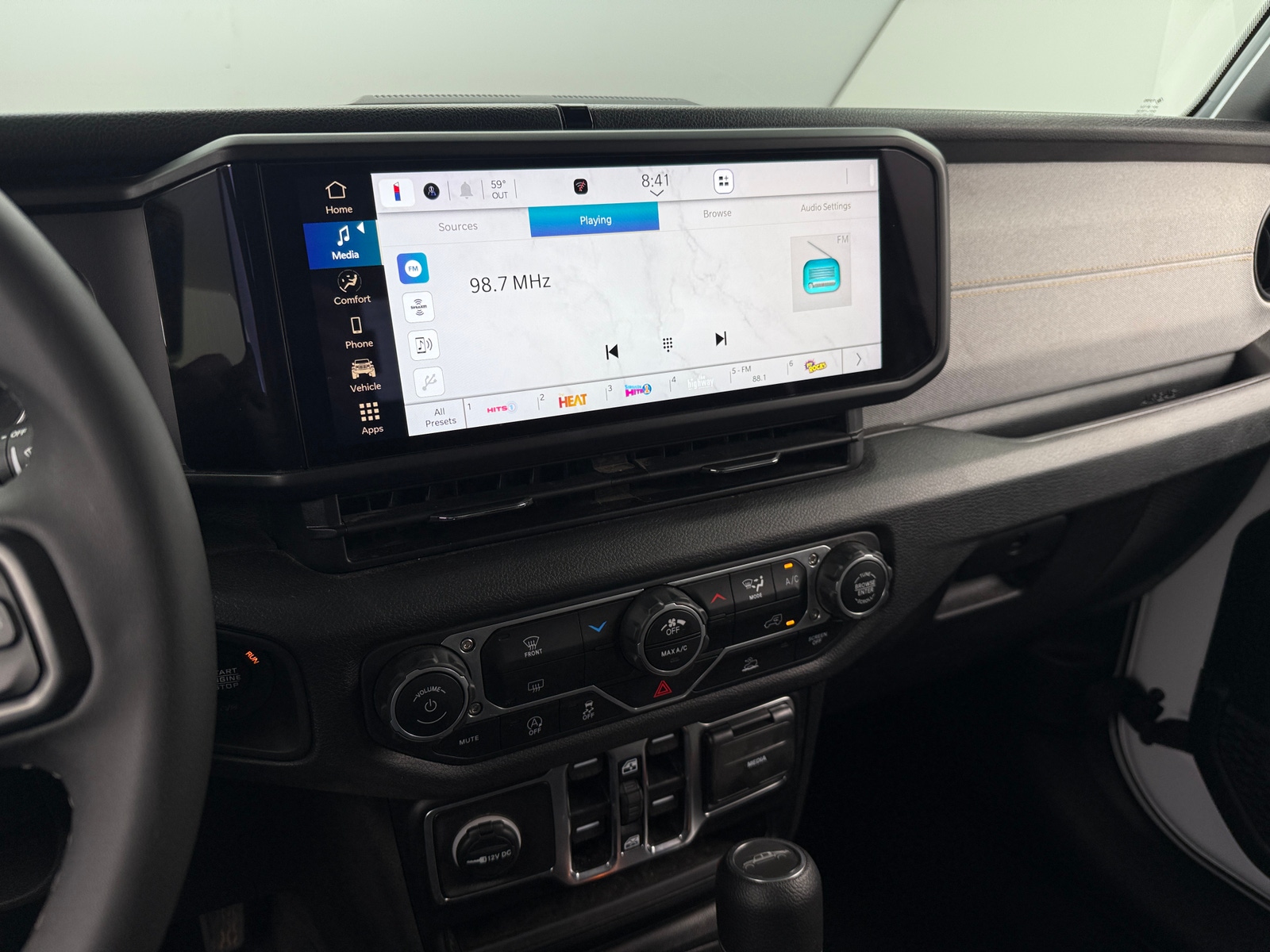 Thumbnail: 2025 Jeep Gladiator - 4