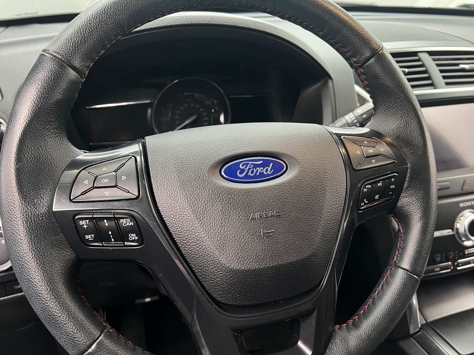 Thumbnail: 2019 Ford Explorer - 4