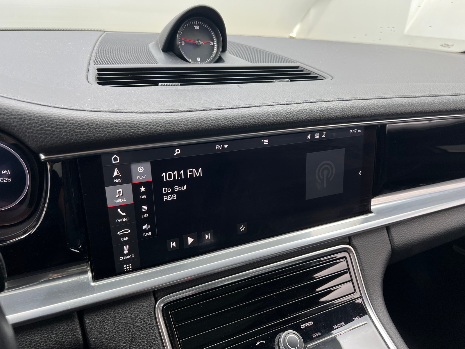 Thumbnail: 2018 Porsche Panamera - 3