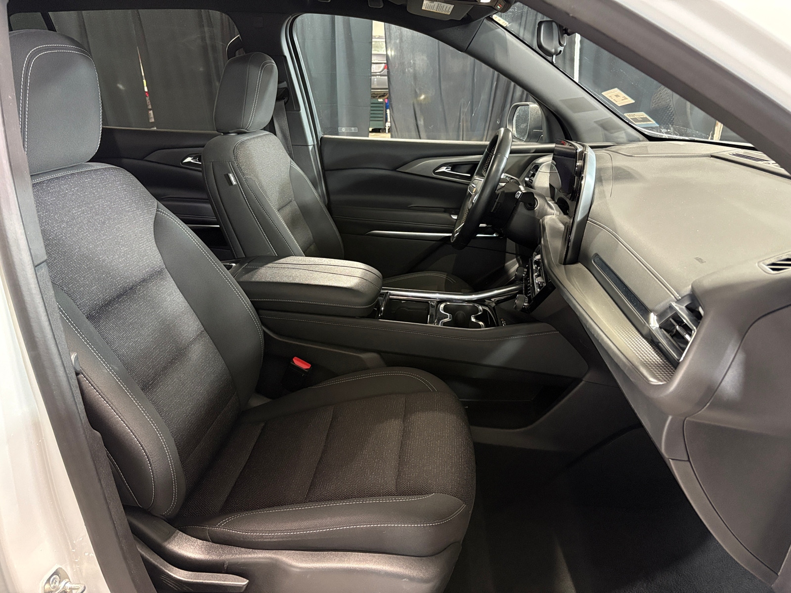 Thumbnail: 2024 Chevrolet Traverse - 2