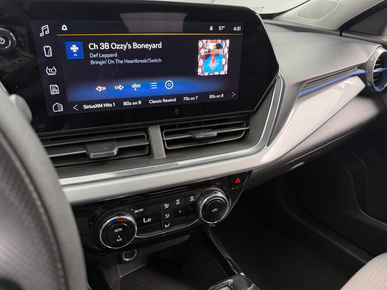 Thumbnail: 2025 Chevrolet Trax - 4