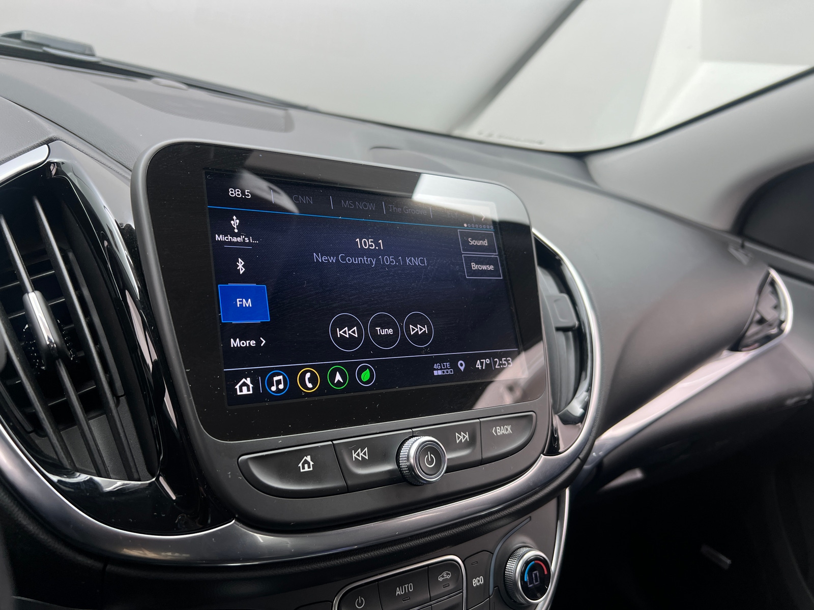 Thumbnail: 2019 Chevrolet Volt - 3