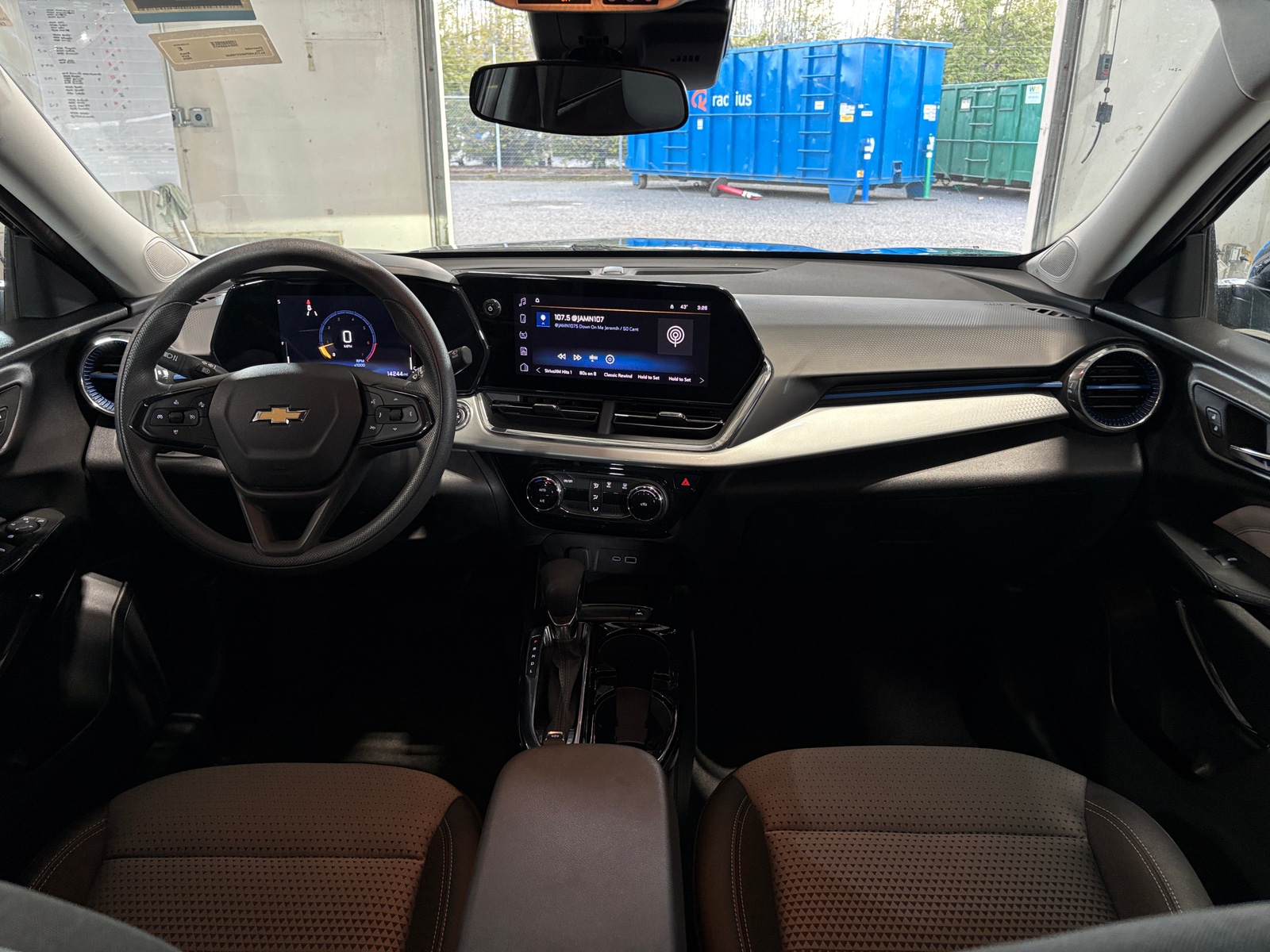 Thumbnail: 2025 Chevrolet Trax - 3