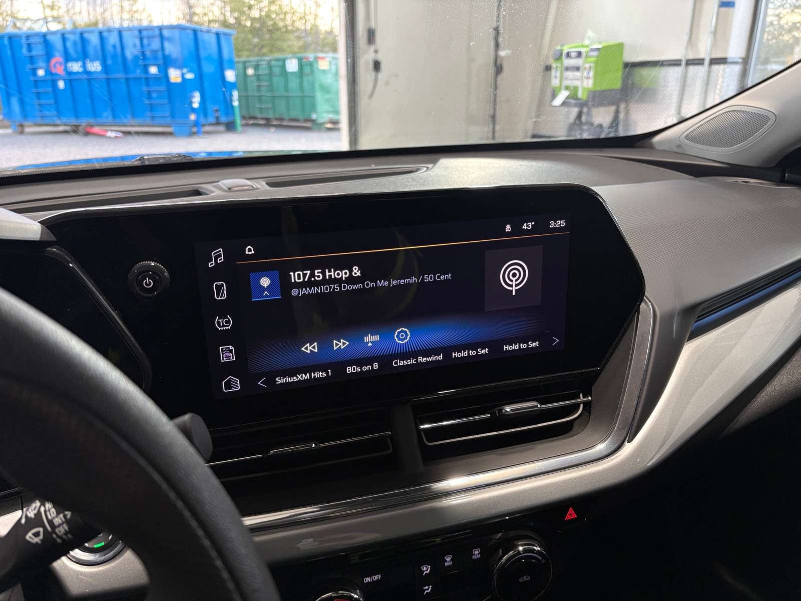 Thumbnail: 2025 Chevrolet Trax - 4