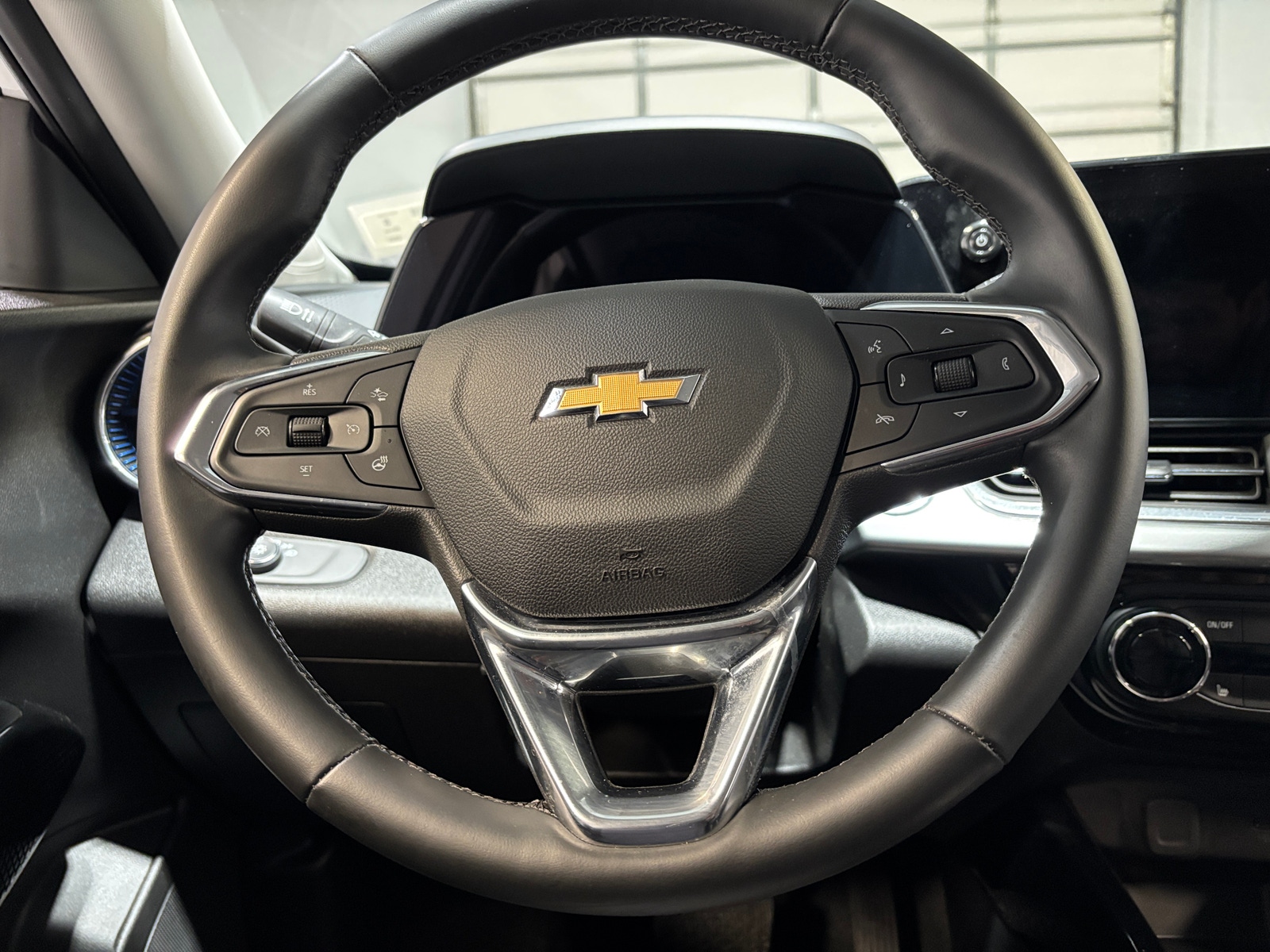 Thumbnail: 2025 Chevrolet Trax - 5