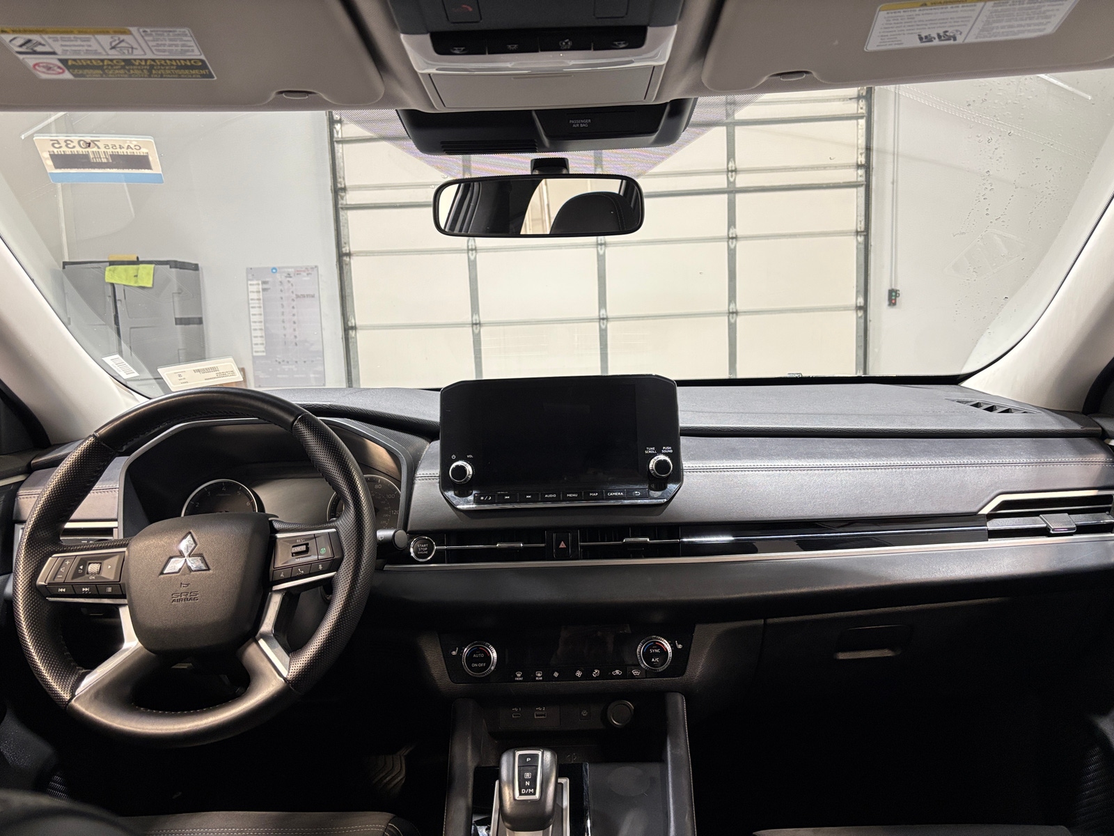 Thumbnail: 2024 Mitsubishi Outlander - 2