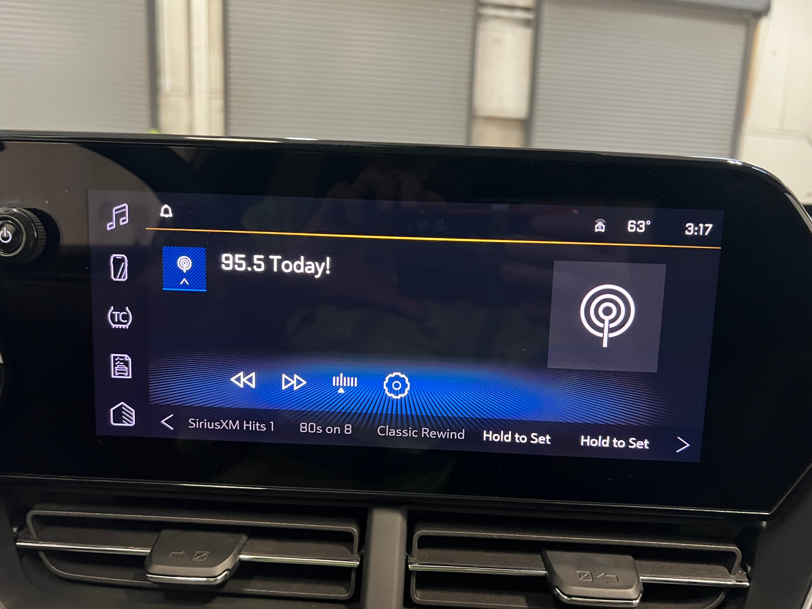 Thumbnail: 2025 Chevrolet Trax - 4