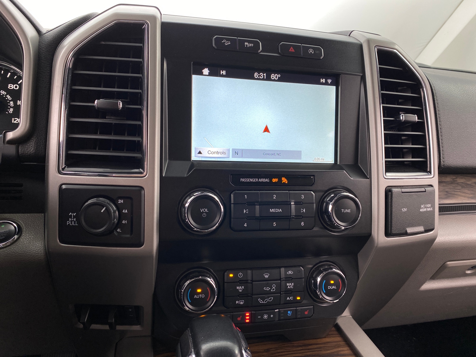 Thumbnail: 2019 Ford Econoline - 3