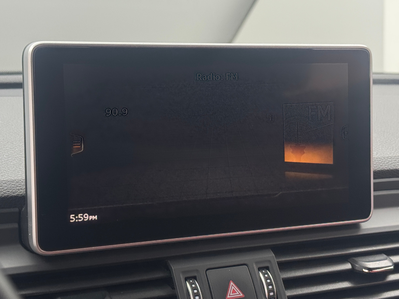 Thumbnail: 2018 Audi SQ5 - 3