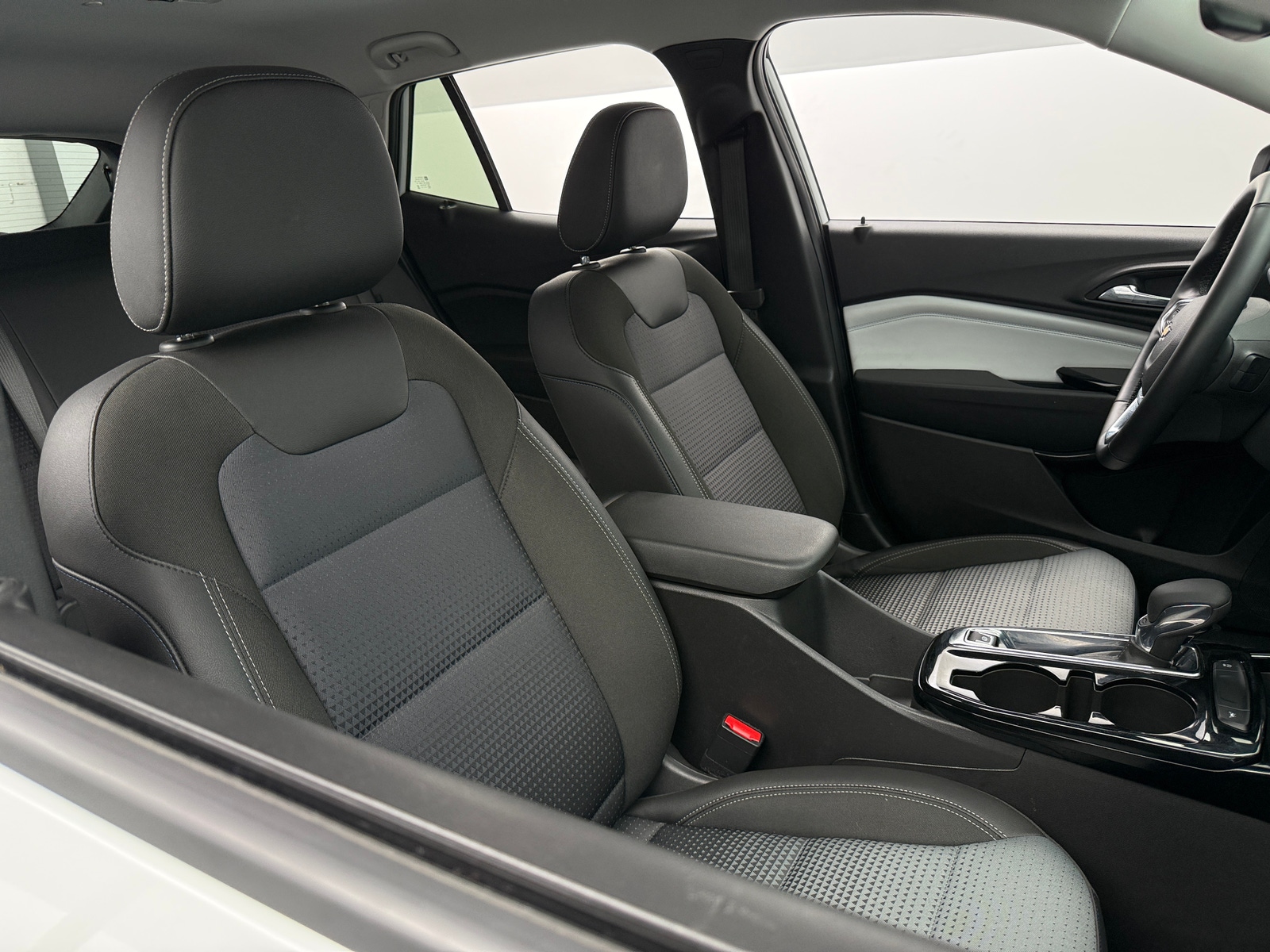 Thumbnail: 2025 Chevrolet Trax - 2