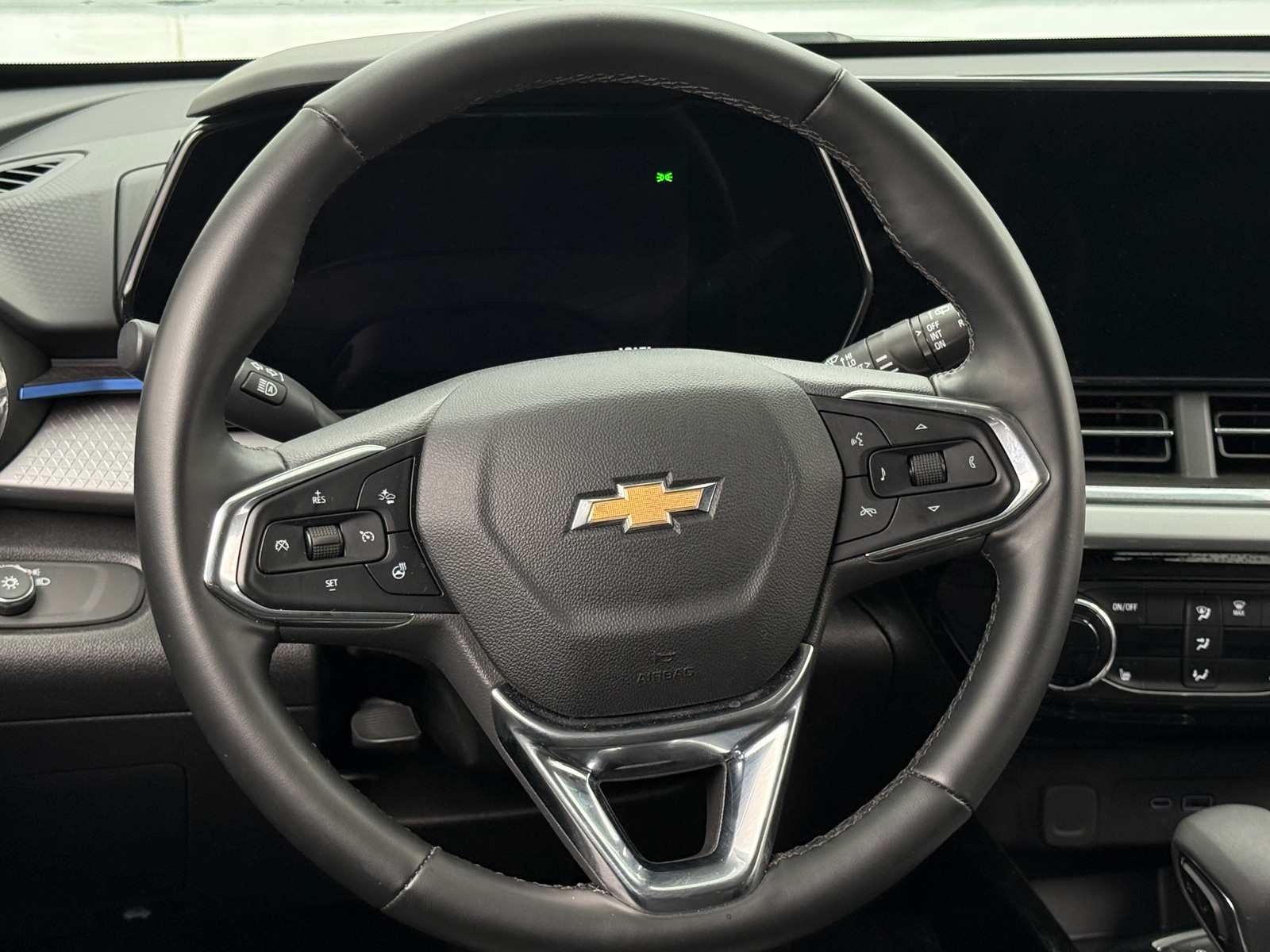 Thumbnail: 2025 Chevrolet Trax - 5