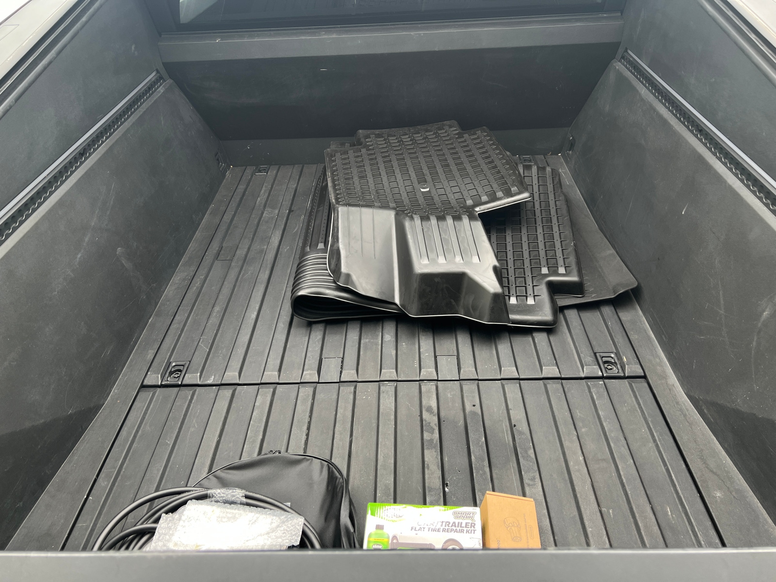 Thumbnail: 2024 Tesla Cybertruck - 6