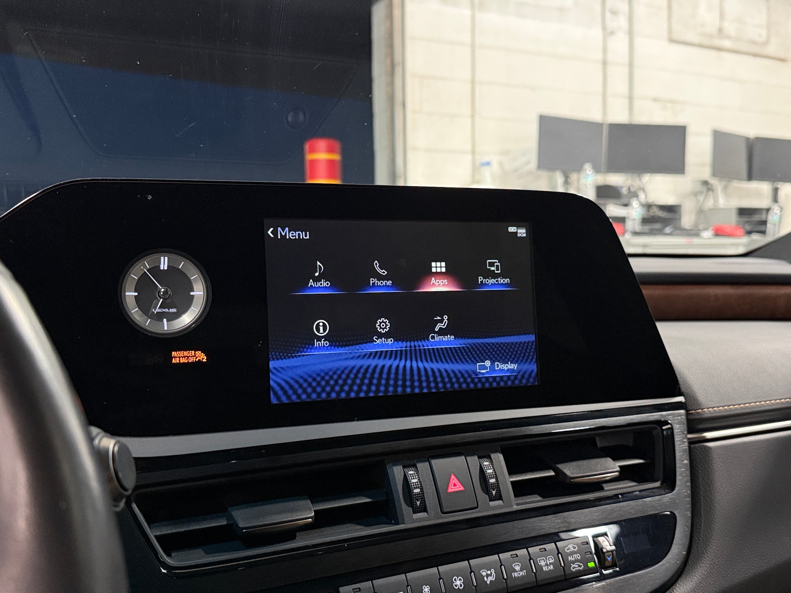 Thumbnail: 2022 Lexus ES - 4