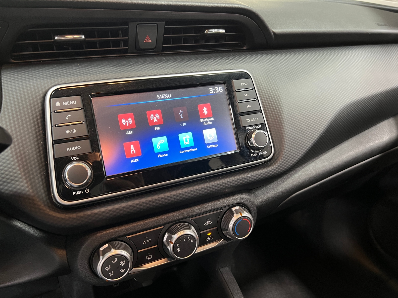 Thumbnail: 2023 Nissan Kicks - 4