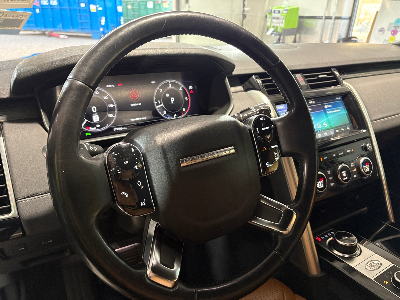 Thumbnail: 2020 Land Rover Discovery - 4