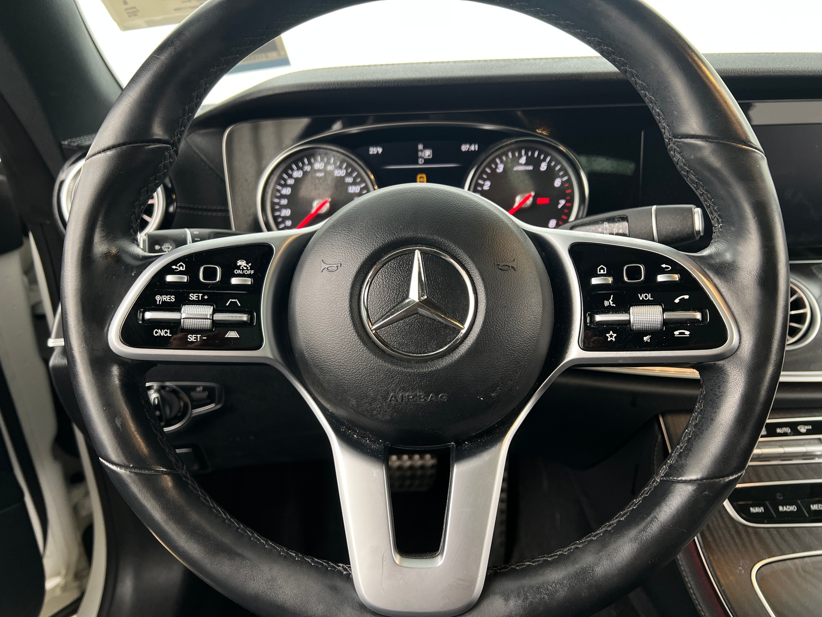 Thumbnail: 2019 Mercedes-Benz E-Class - 3
