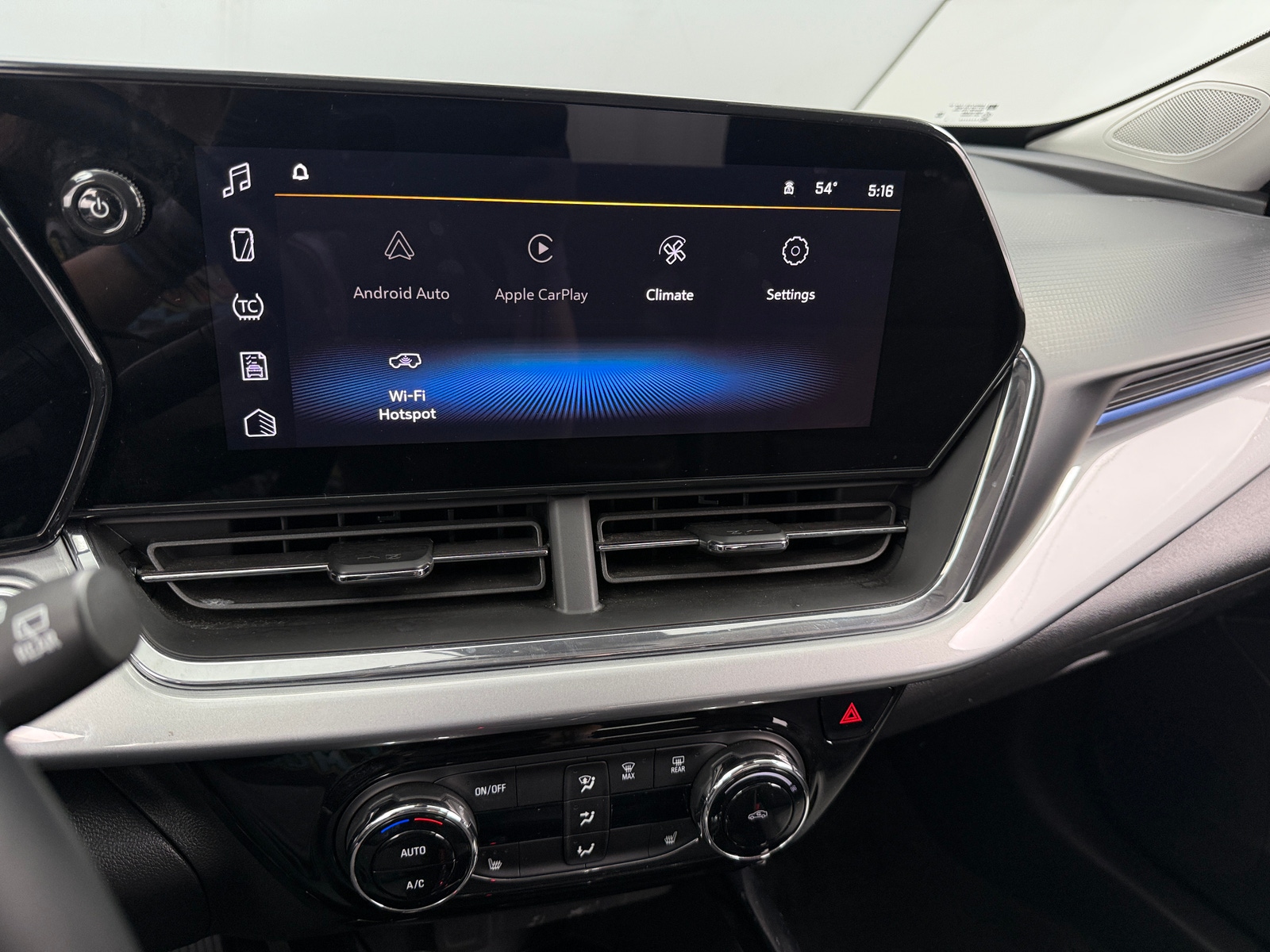 Thumbnail: 2025 Chevrolet Trax - 4