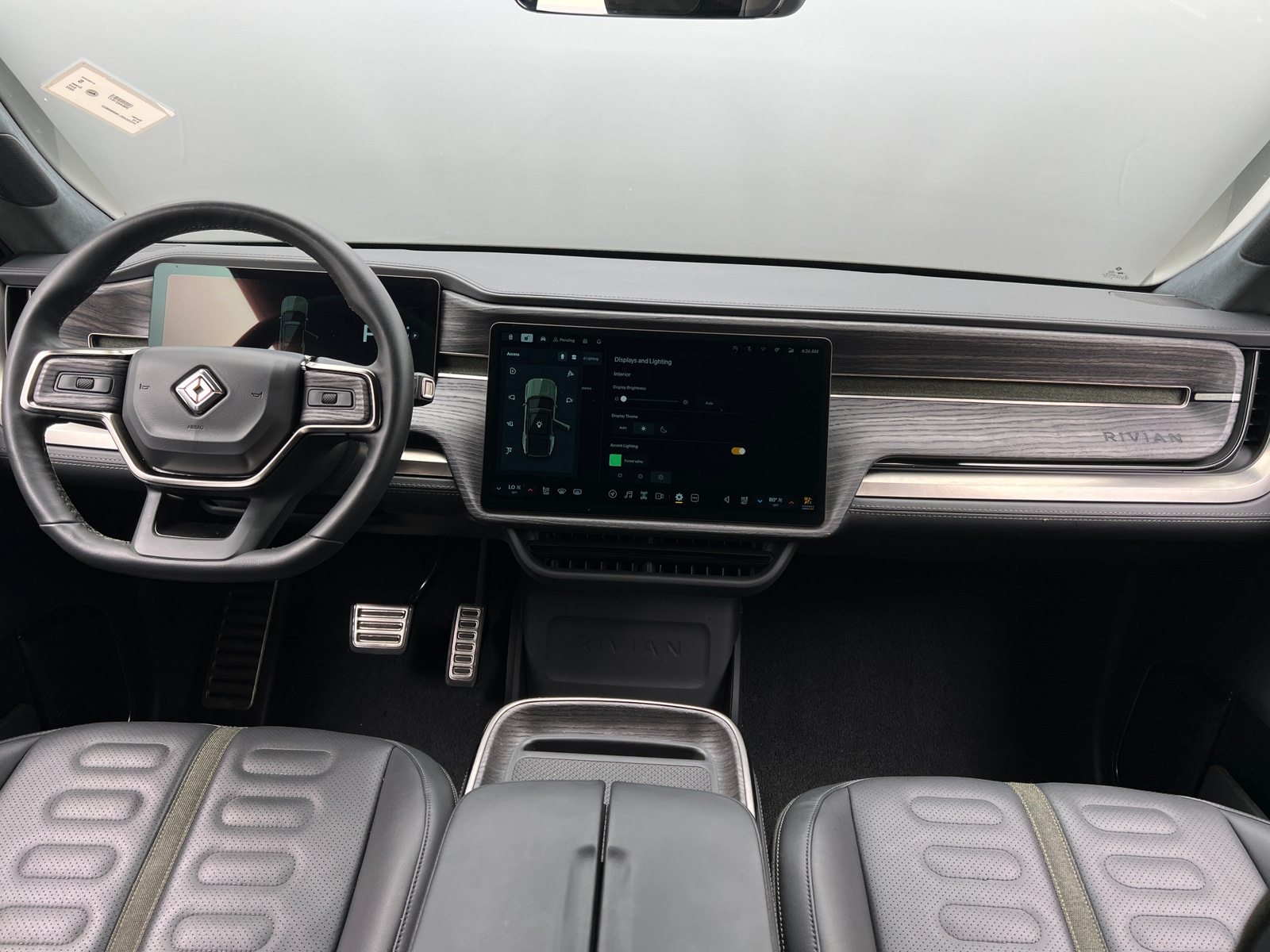 Thumbnail: 2022 Rivian R1S - 2