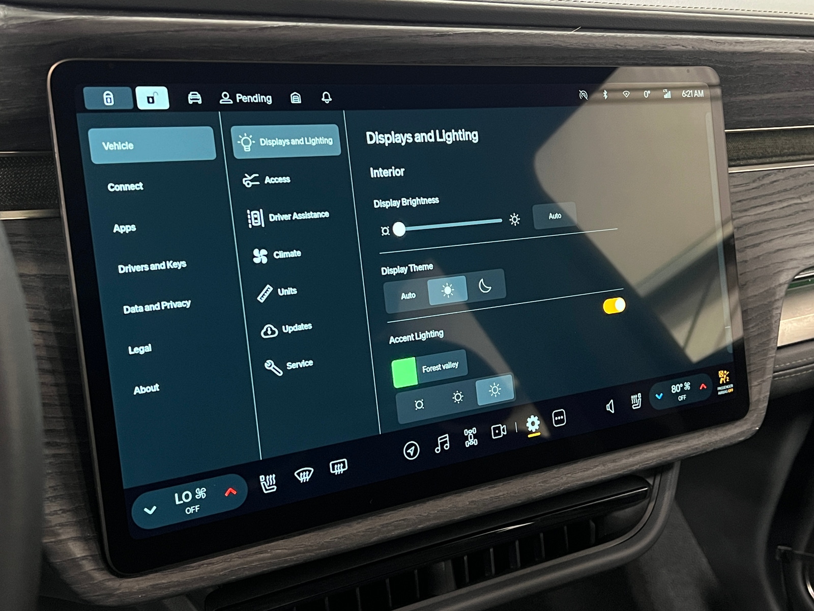 Thumbnail: 2022 Rivian R1S - 3
