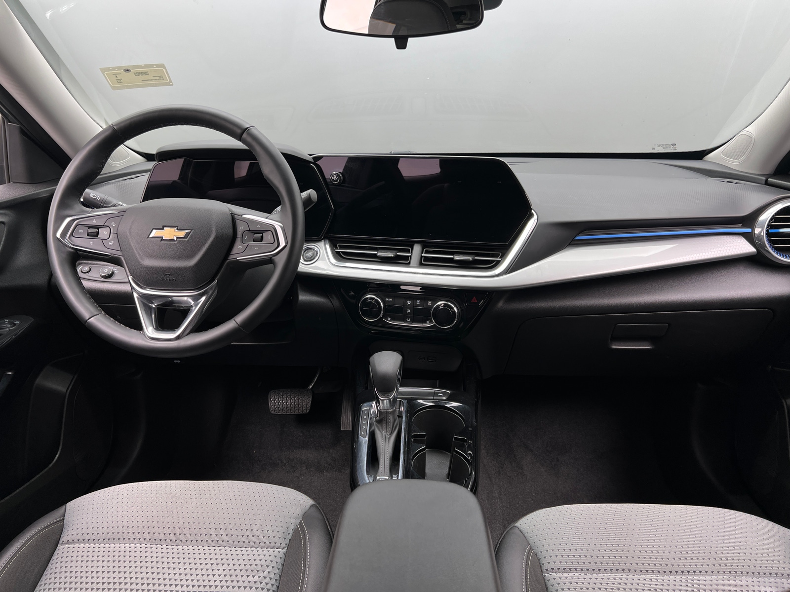 Thumbnail: 2025 Chevrolet Trax - 3