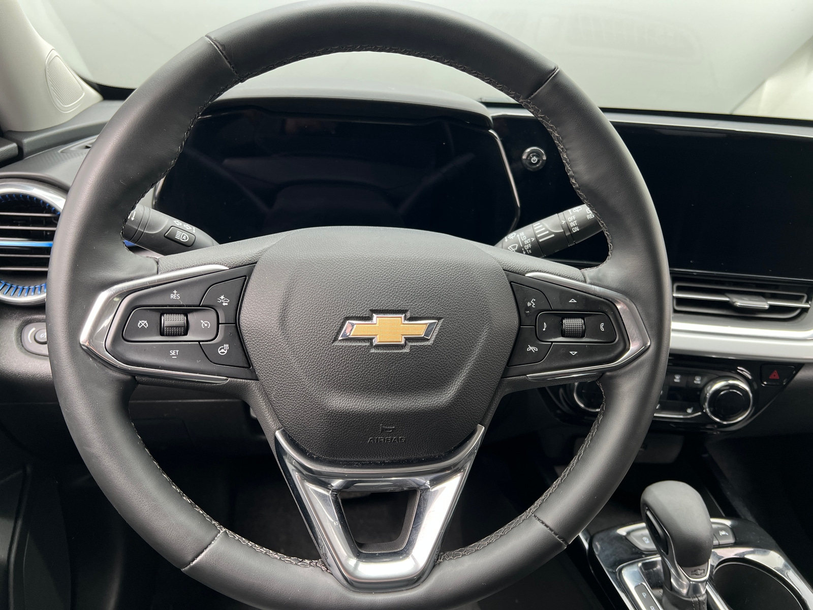 Thumbnail: 2025 Chevrolet Trax - 5