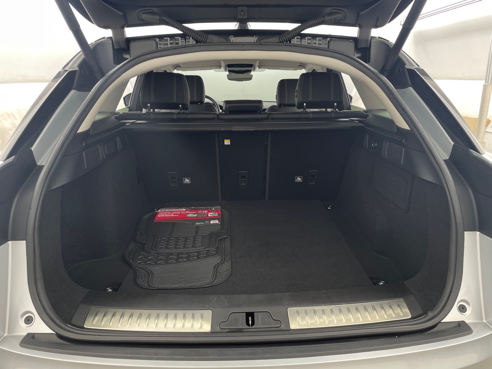 Thumbnail: 2020 Land Rover Range Rover Velar - 6