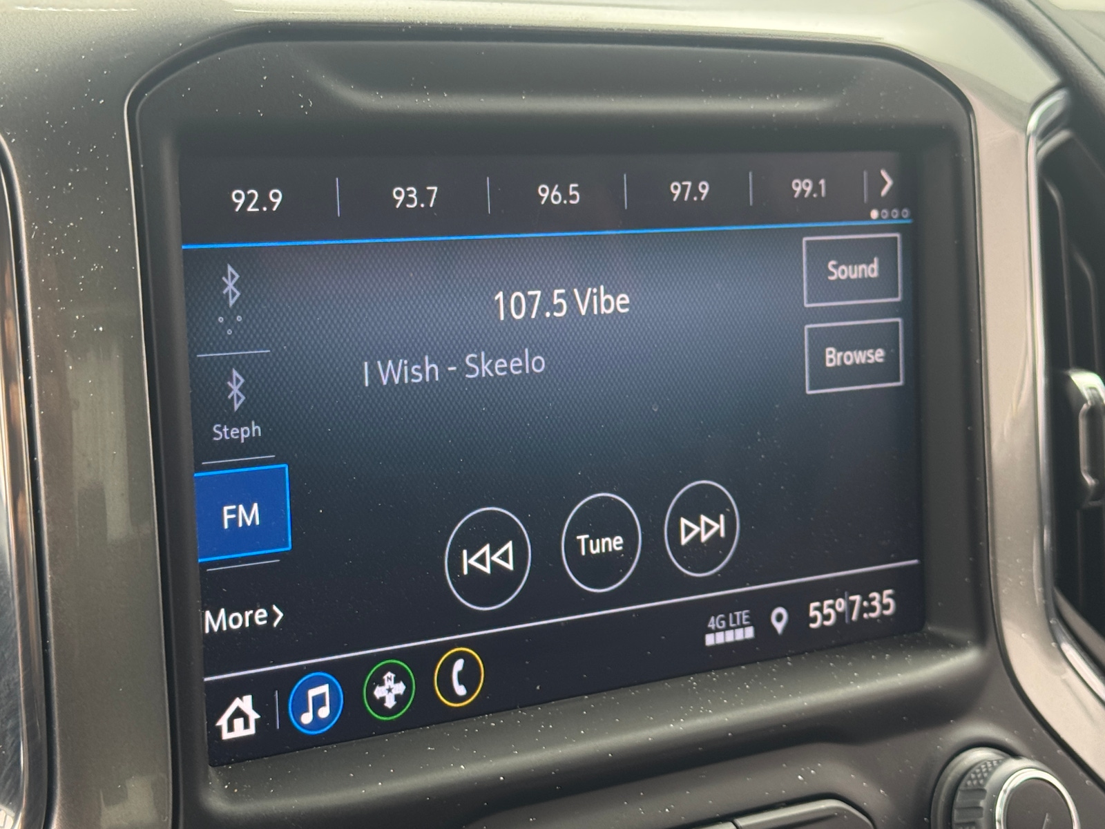 Thumbnail: 2022 Chevrolet Silverado 1500 - 4