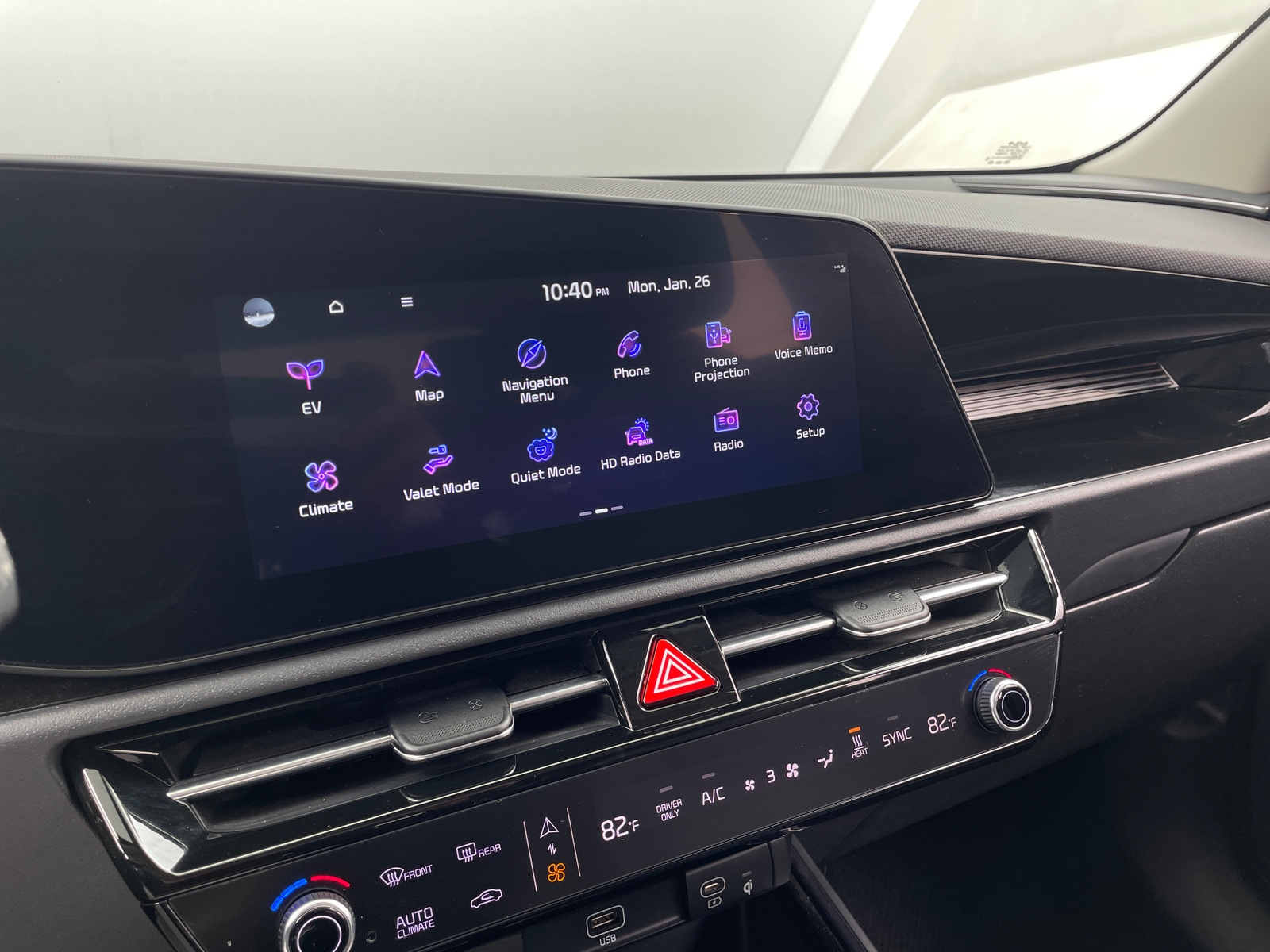 Thumbnail: 2023 Kia Niro - 3