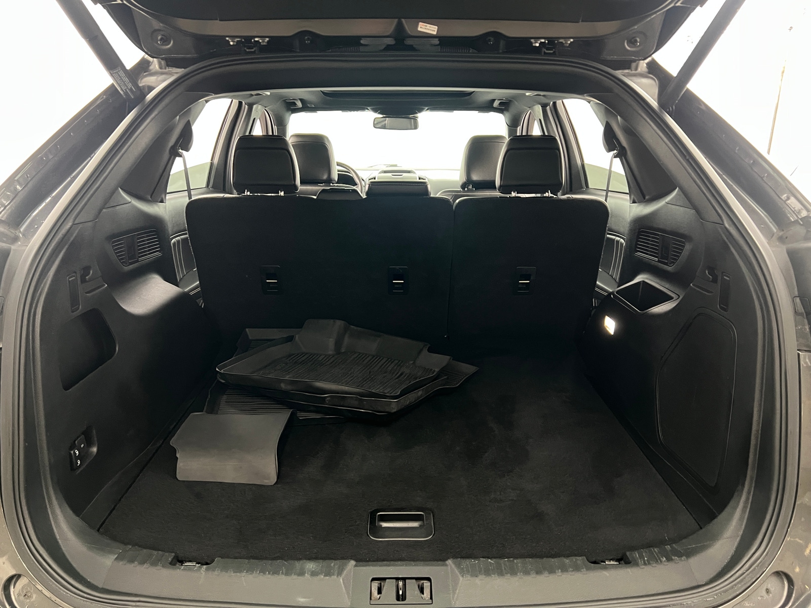 Thumbnail: 2020 Ford Edge - 6