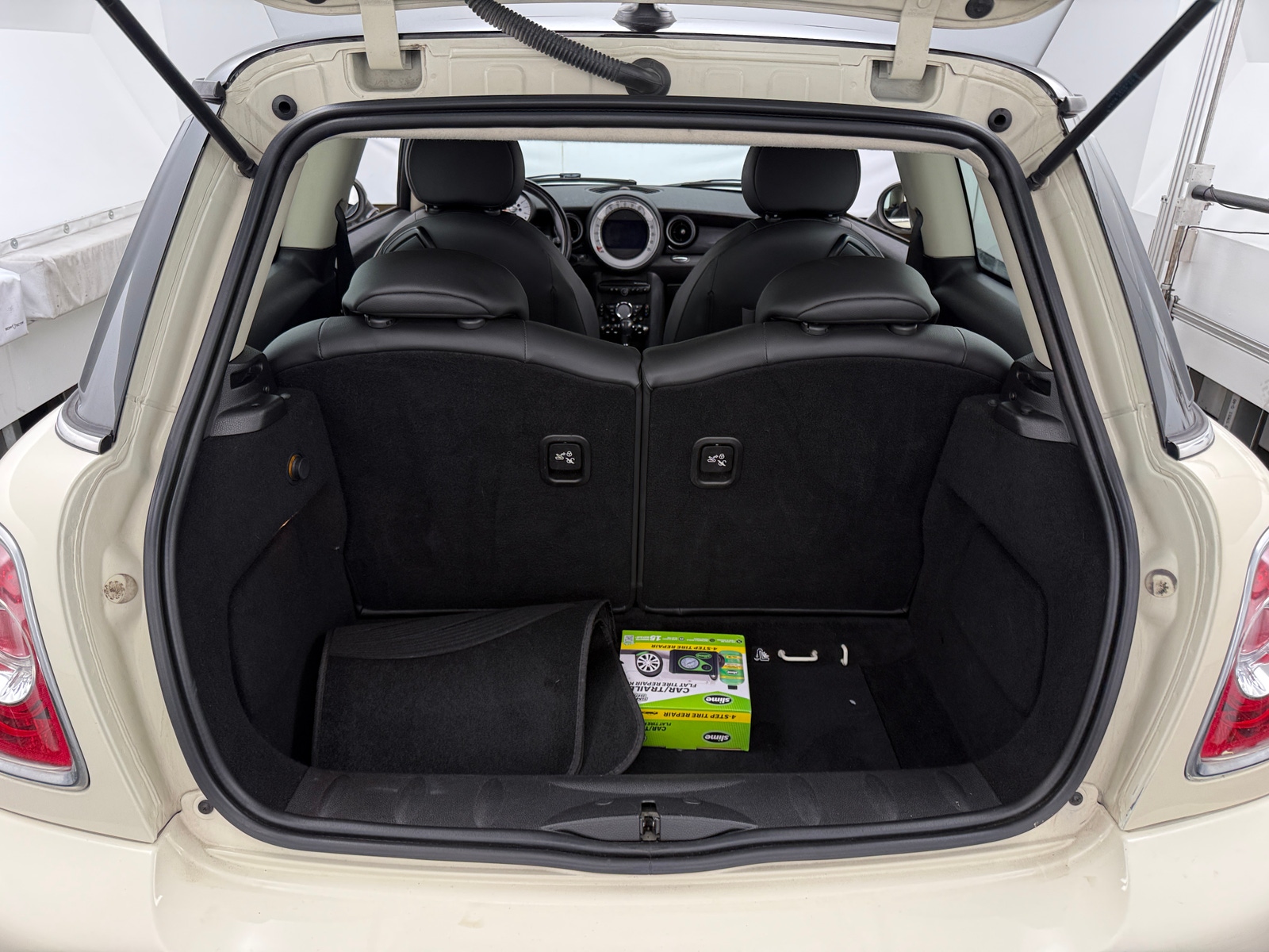 Thumbnail: 2013 MINI Cooper Hardtop - 6