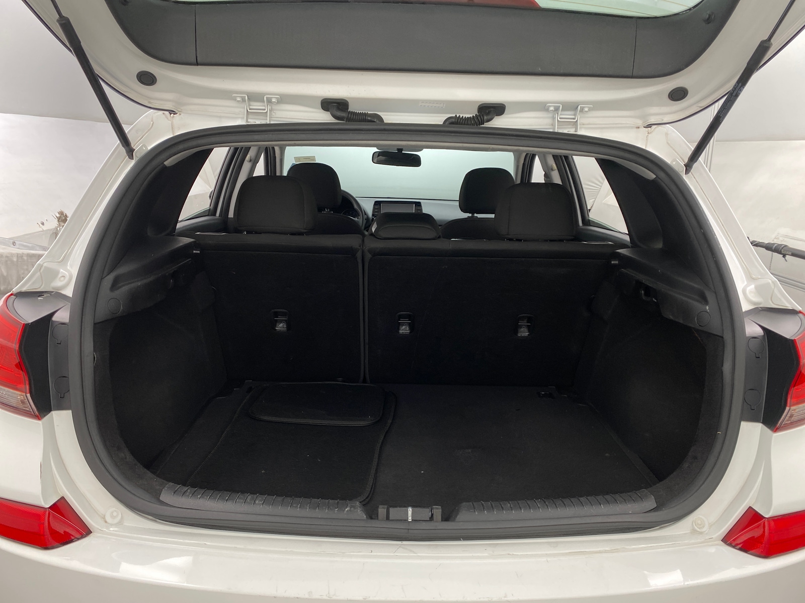 Thumbnail: 2018 Hyundai Elantra - 7