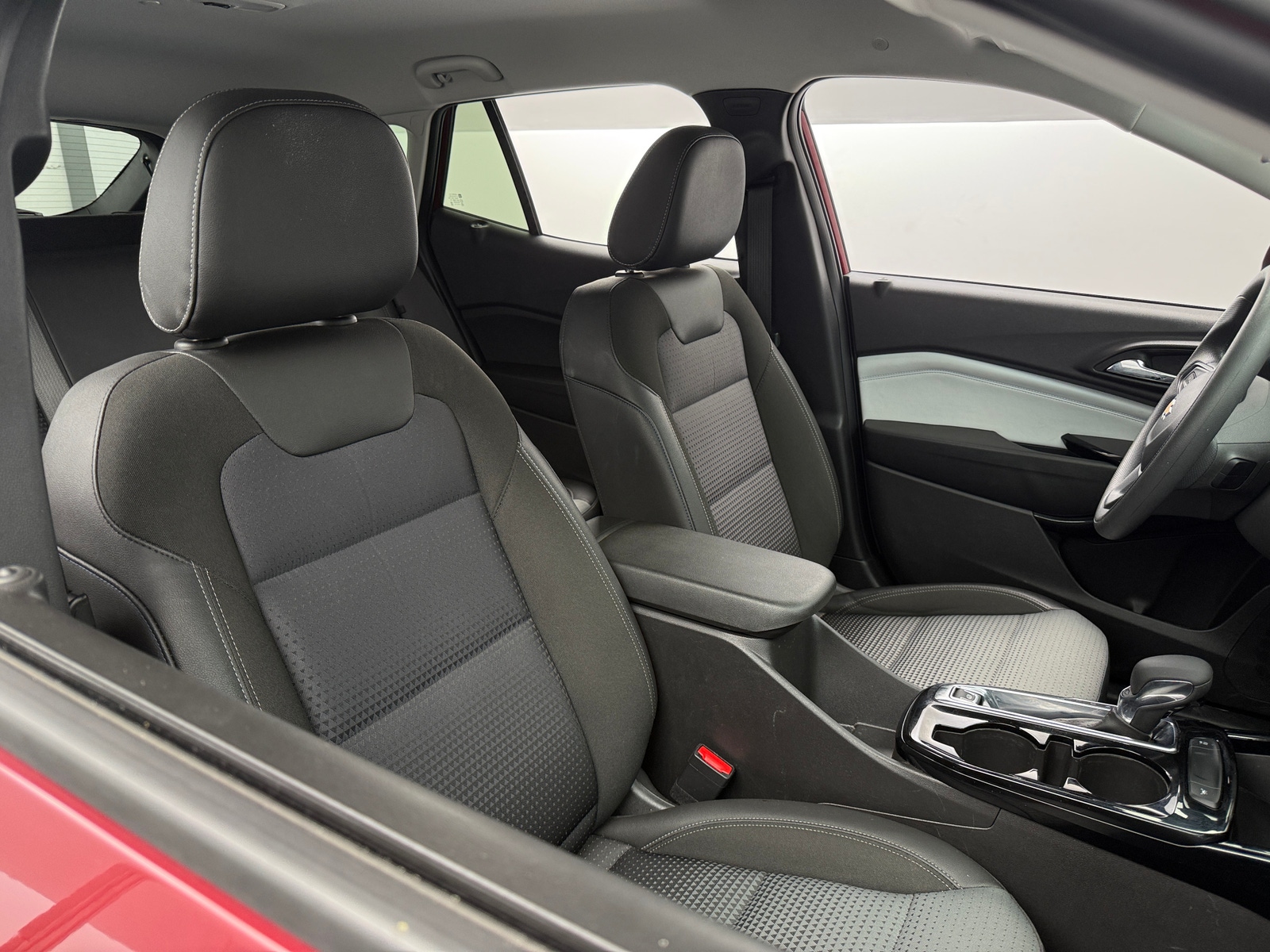 Thumbnail: 2025 Chevrolet Trax - 2