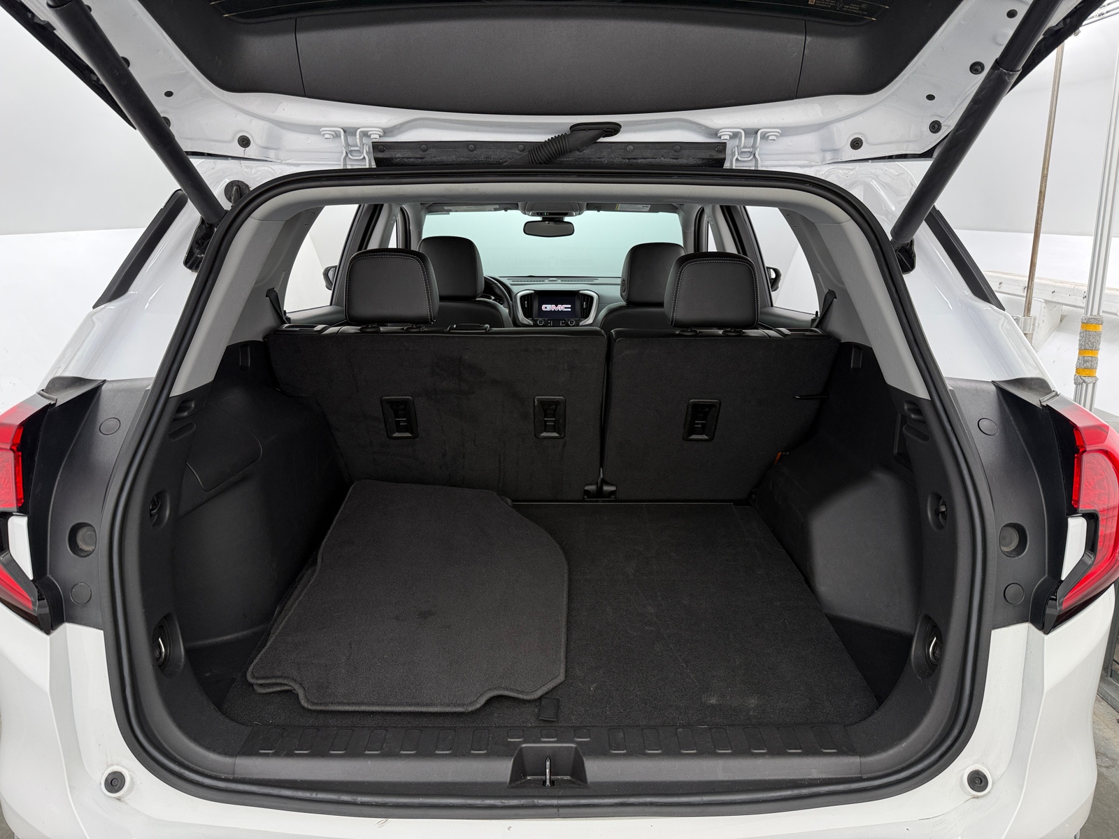 Thumbnail: 2024 GMC Terrain - 6