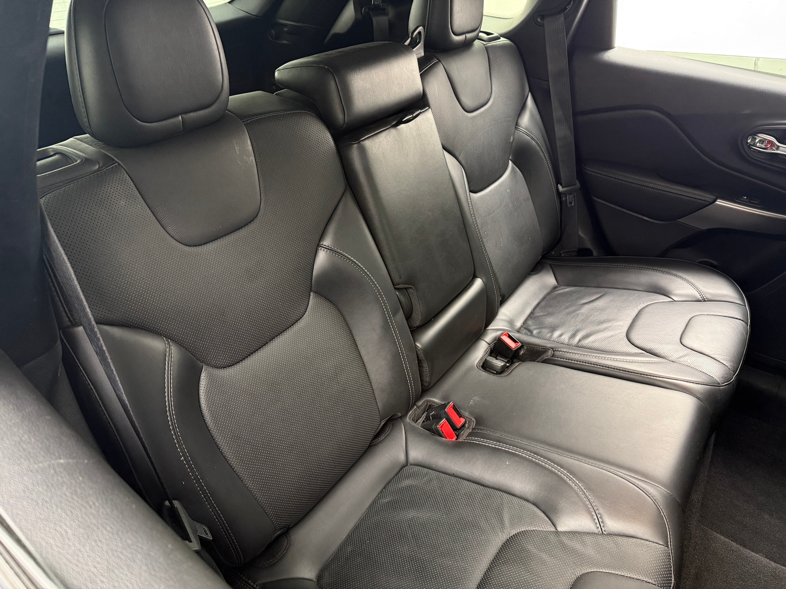 Thumbnail: 2019 Jeep Cherokee - 5