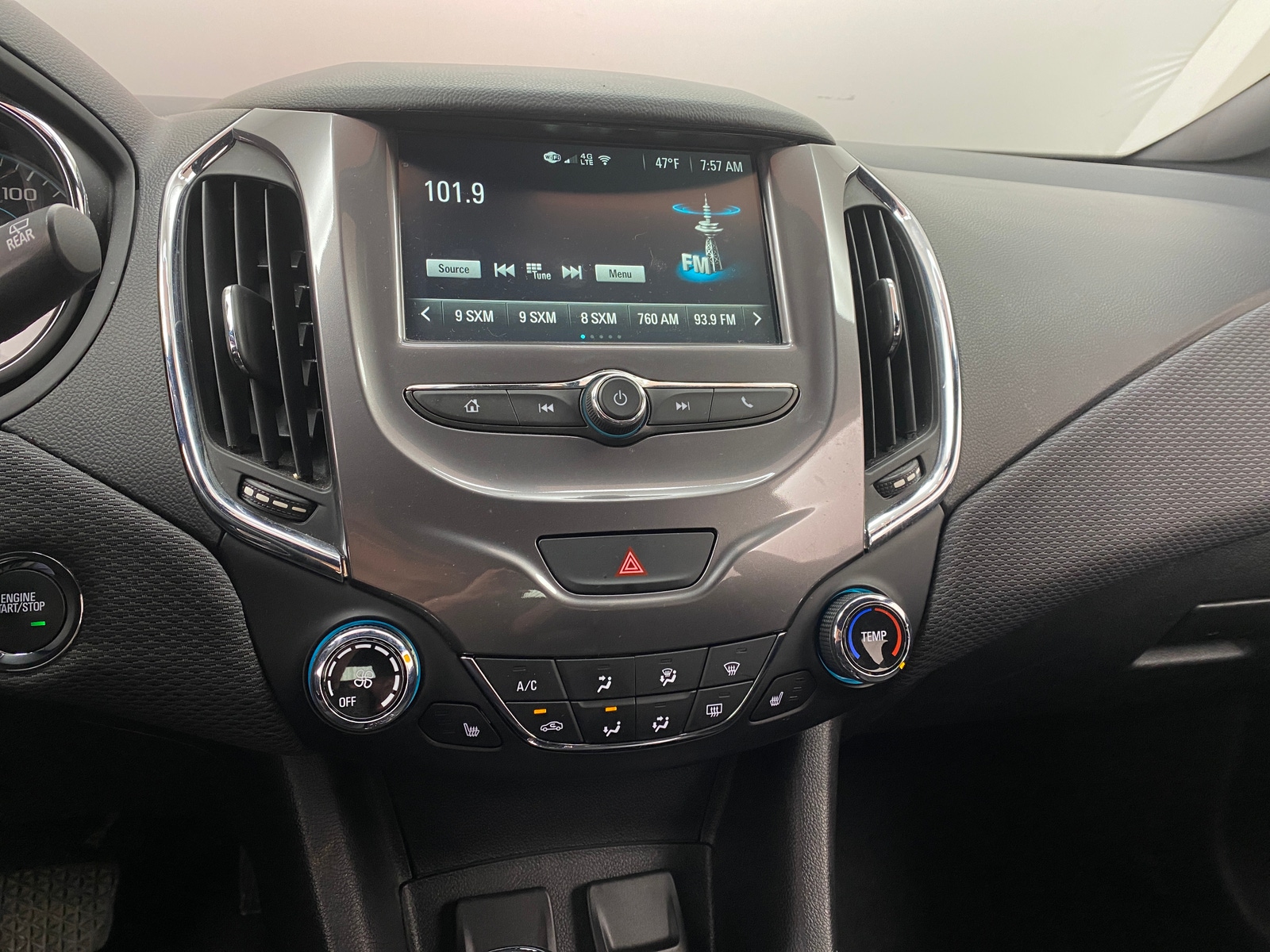 Thumbnail: 2018 Chevrolet Cruze - 4