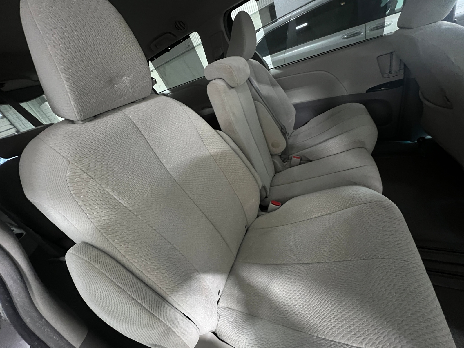 Thumbnail: 2011 Toyota Sienna - 6