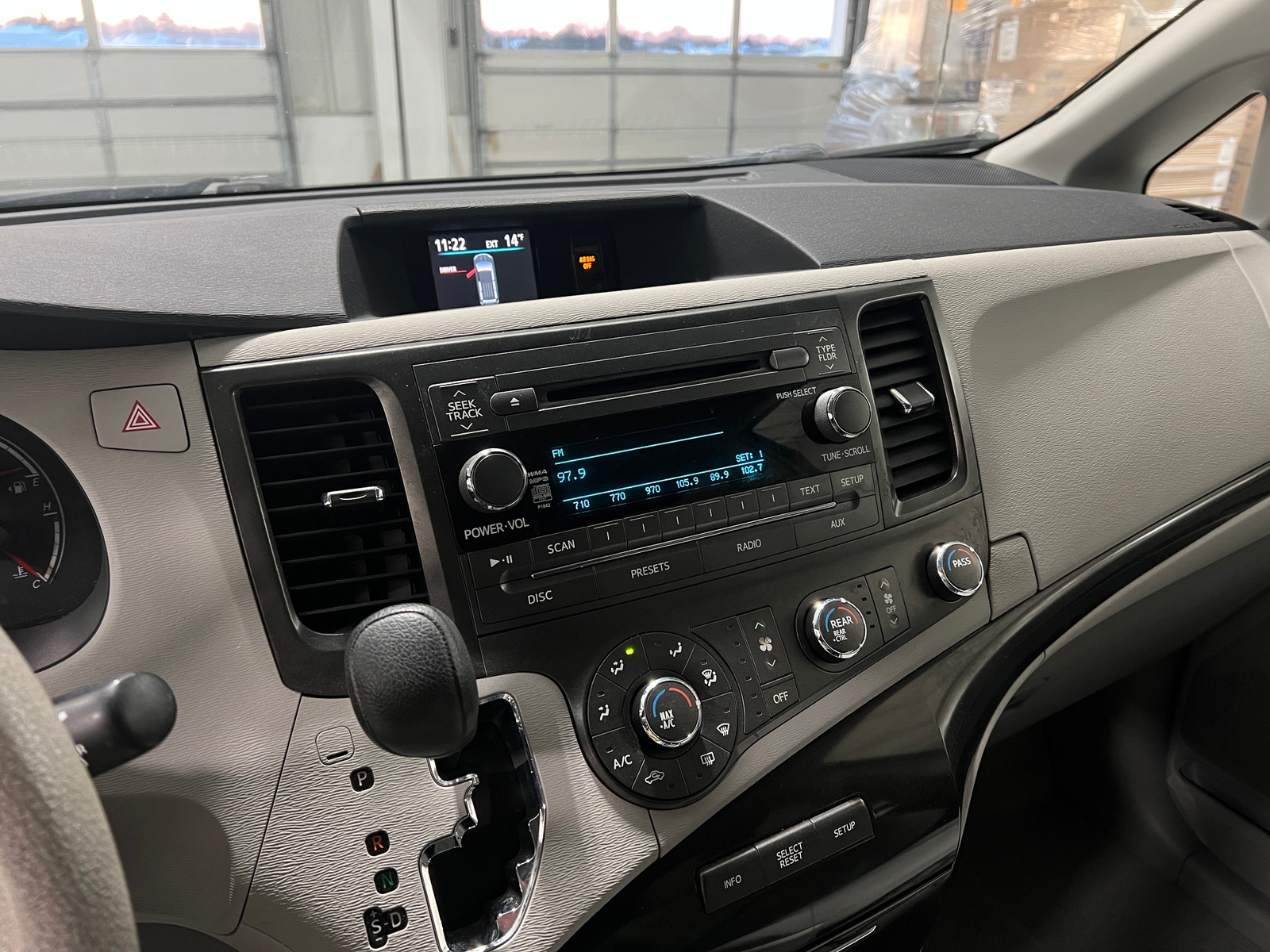 Thumbnail: 2011 Toyota Sienna - 4